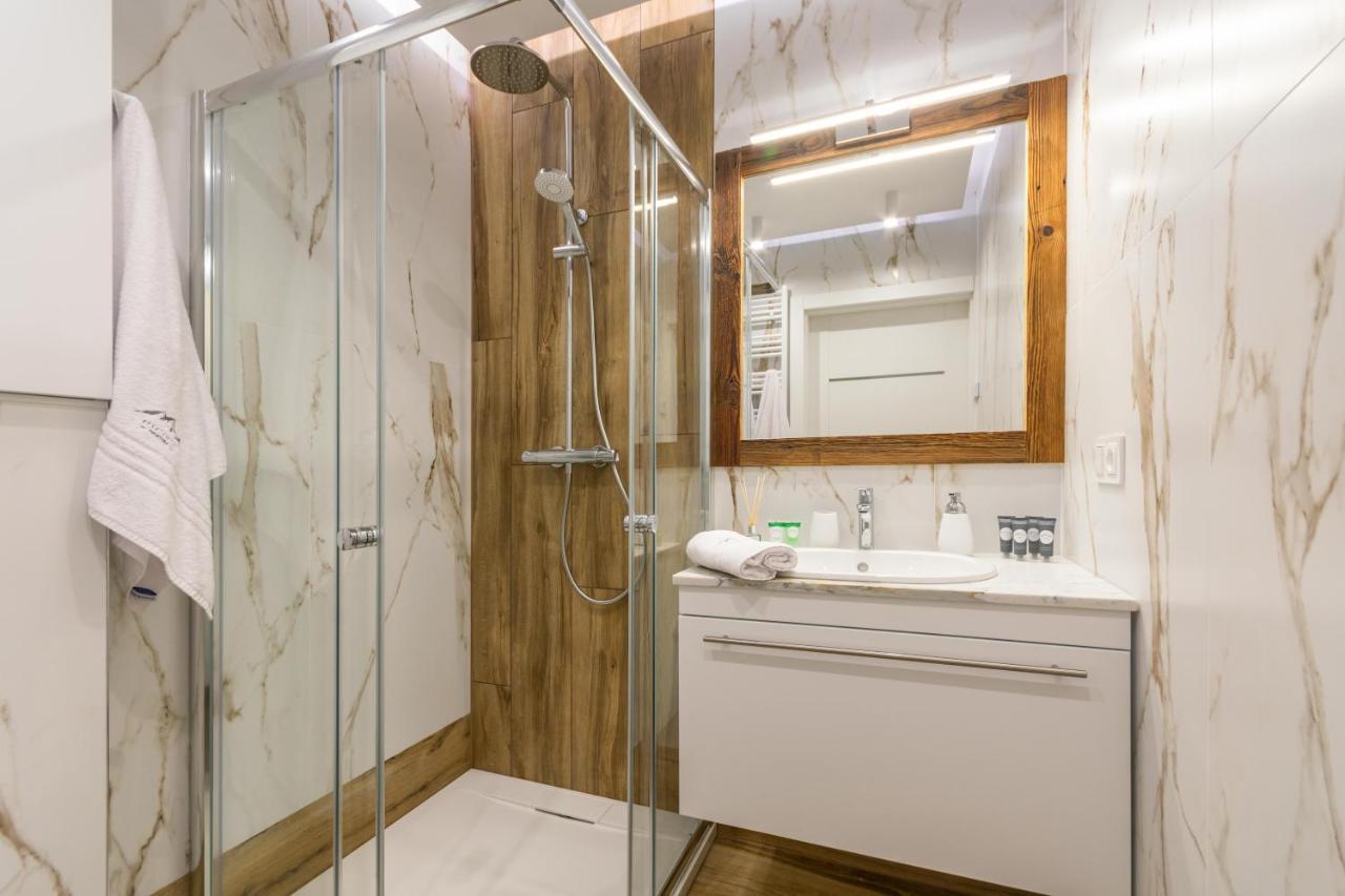 Apartament Cortina ชกลาร์สกา ปอเรมบา ภายนอก รูปภาพ